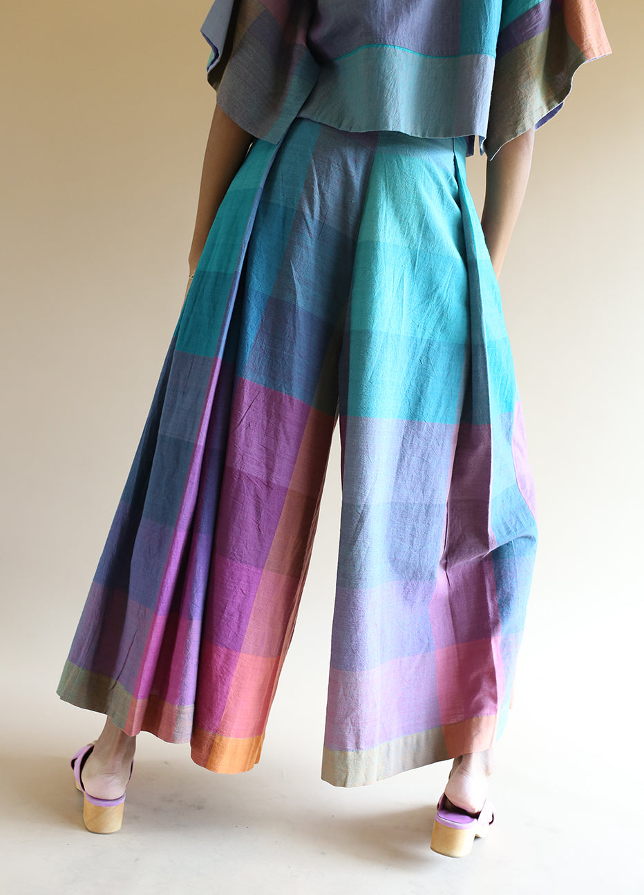 Rujuta Sheth Aura Frida Pant