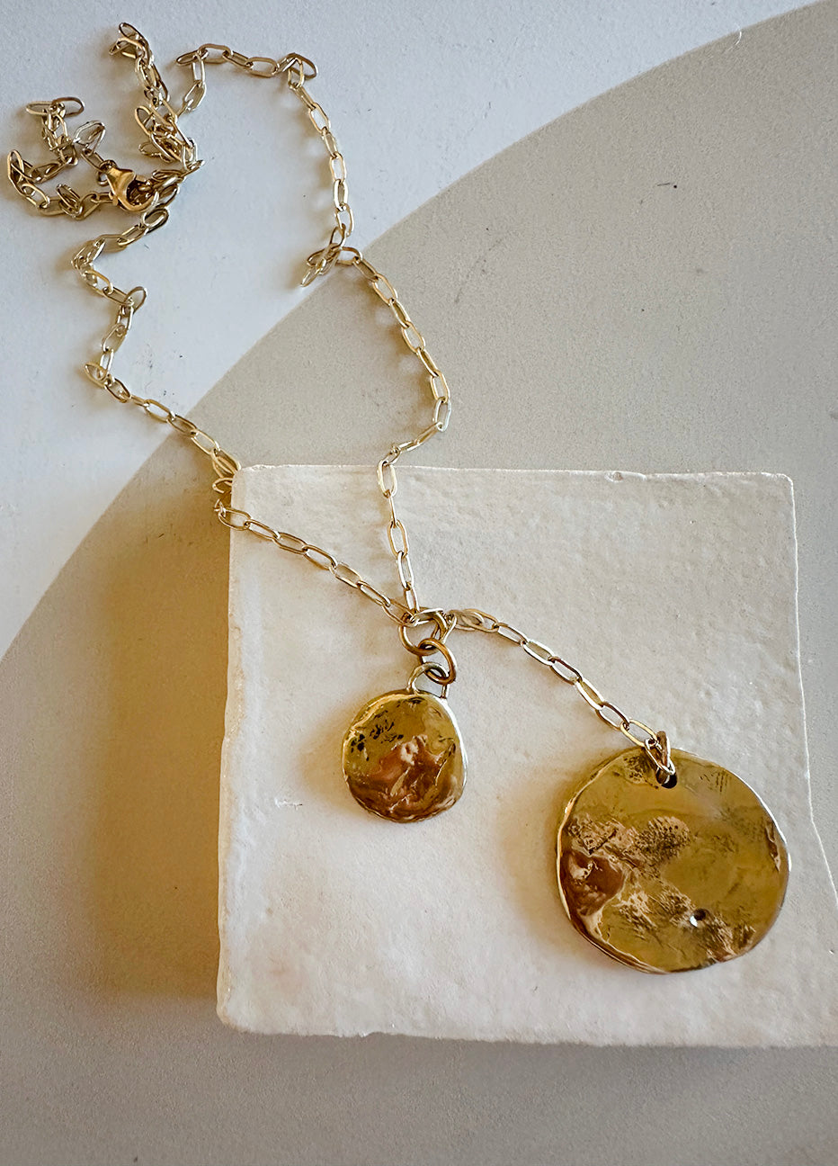 Dea Dia - Andromeda Gold Lariat Necklace