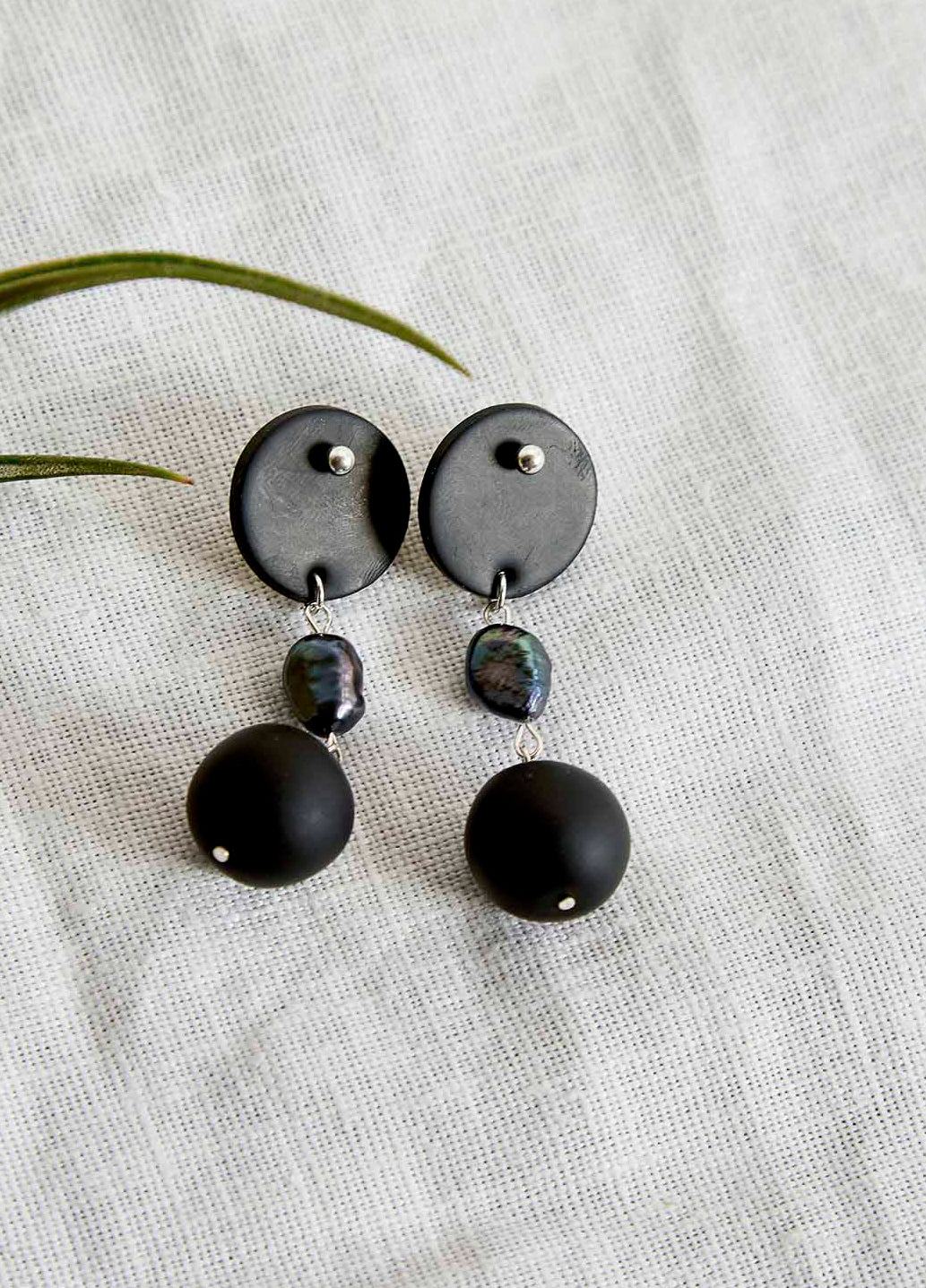 Surface Single Pearl Earrings