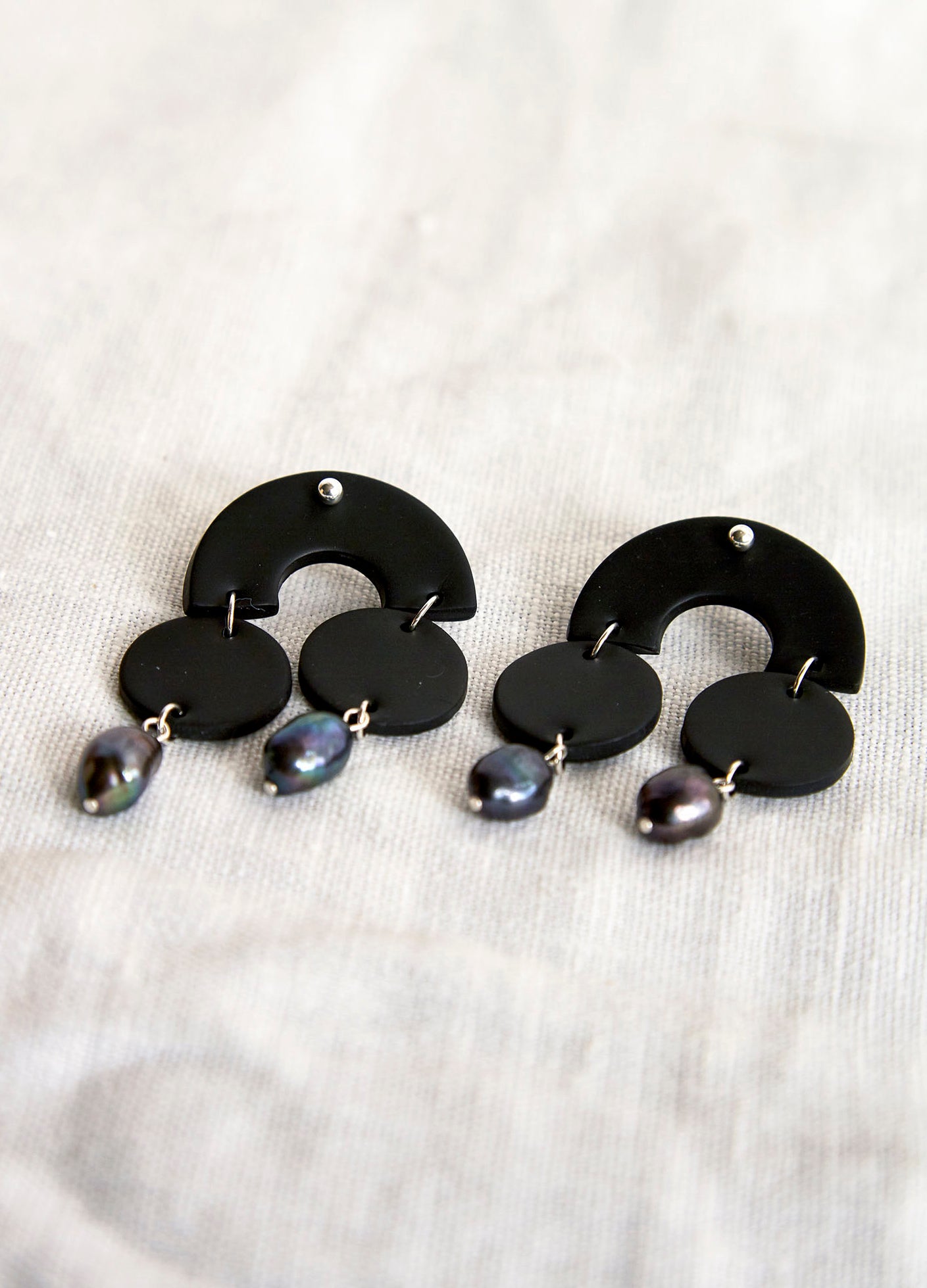 Surface Double Pearl Earrings